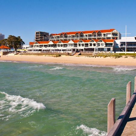 Boardwalk By The Beach Rockingham Bagian luar foto