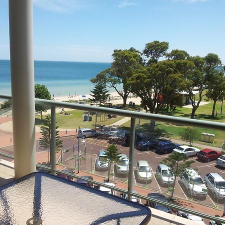 Boardwalk By The Beach Rockingham Bagian luar foto